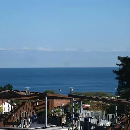 Attique Vue Et Campagne, La A Pied *